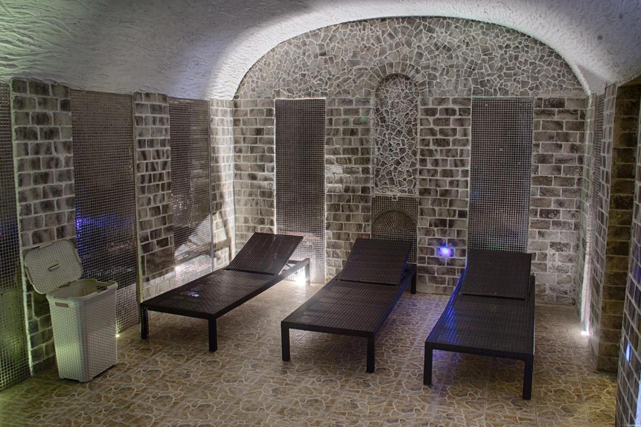 Sobi Hotel Vychhorod Extérieur photo